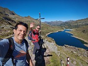 15 Dal Passo dei Laghi Gemelli (1131 m) spettacolo sui laghi